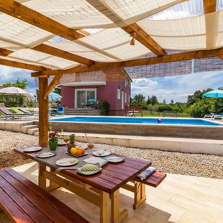 Holiday Home In Tinjan - Istrien 44359 Extérieur photo